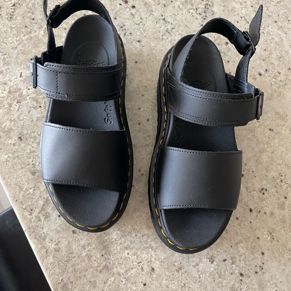 New dr. Martens Voss quad sandal - Picture 2 of 5